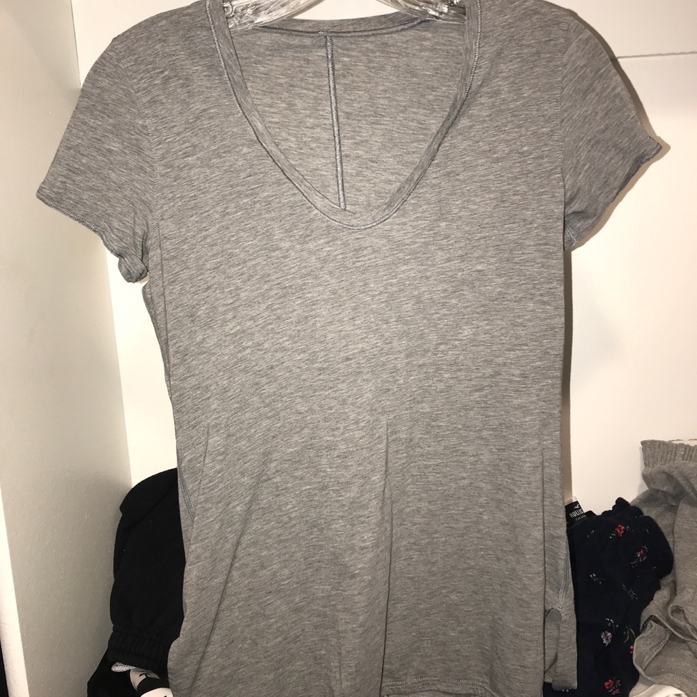 Gray Lululeomon t-shirt
